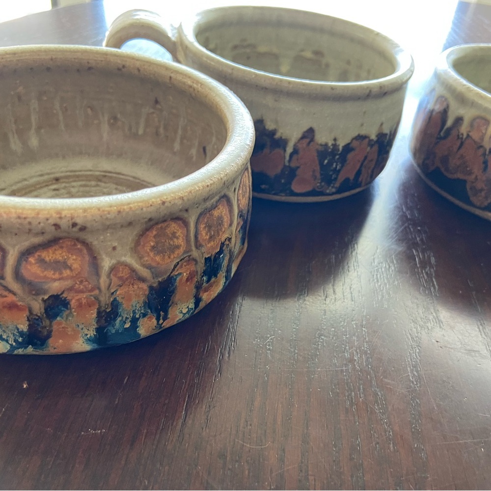 Set of 6 Studio Pottery large Handled Bowls or Shallow Large Mug Signed & Stamp - Picture 8 of 12